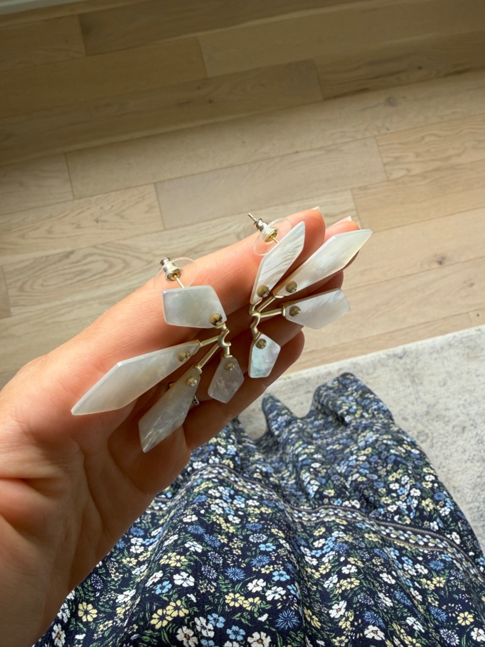 Kendra scott earrings - Picture 2 of 4